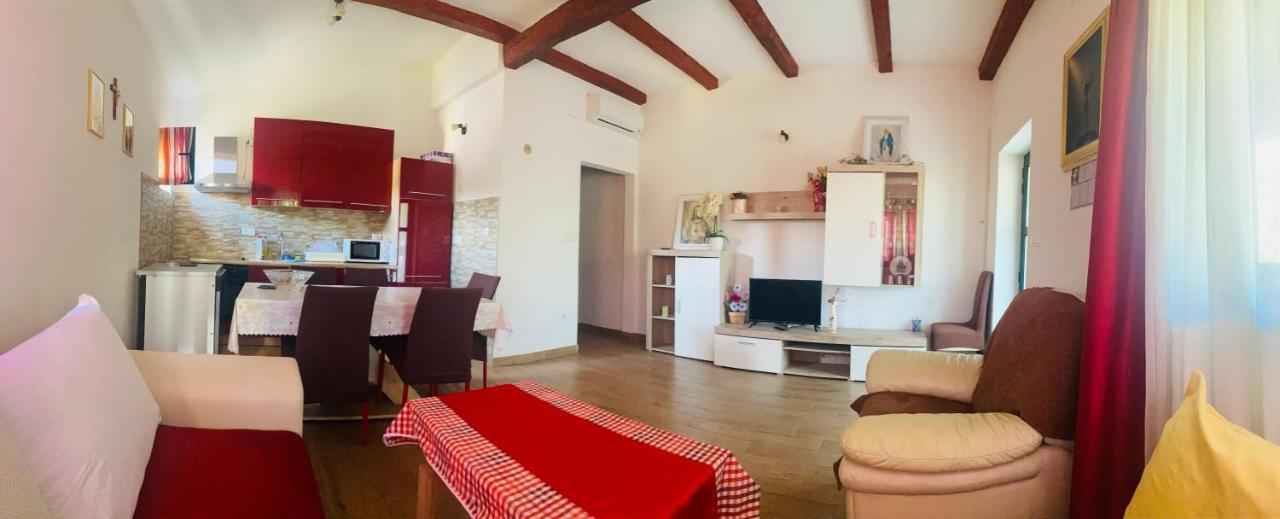 Apartmani Janja Stari Grad Kültér fotó